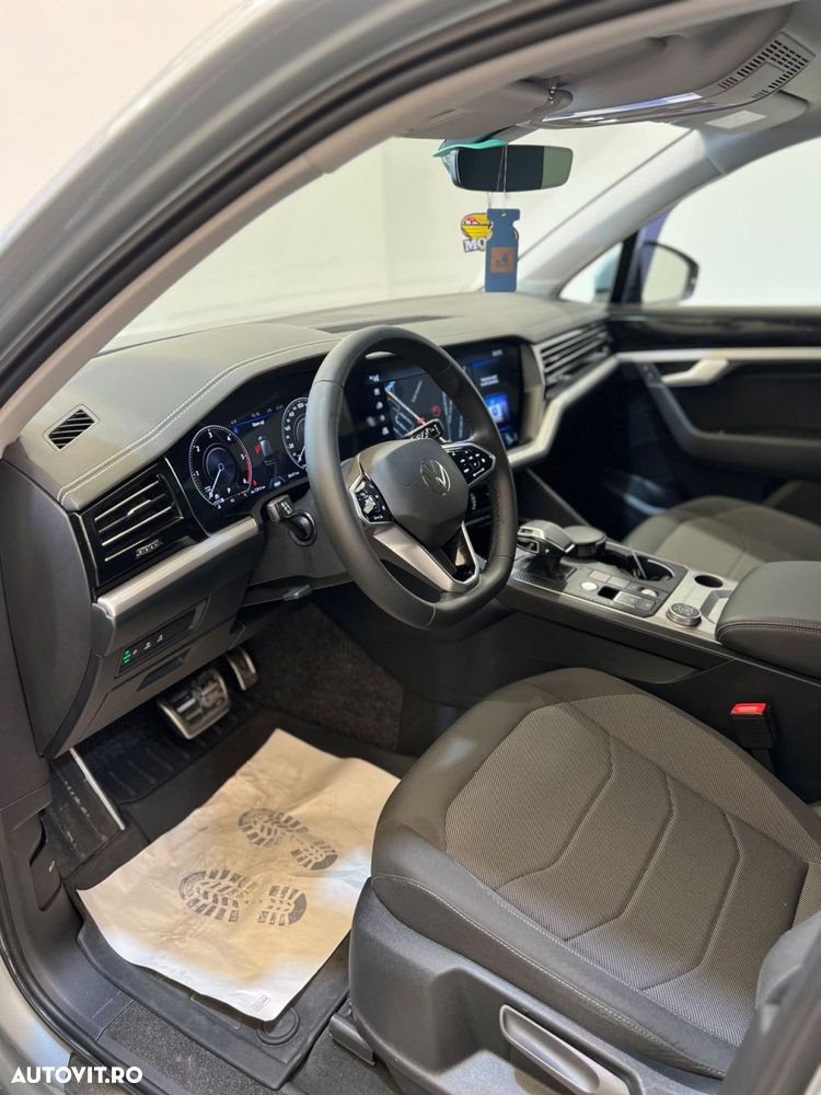 Volkswagen Touareg - 11