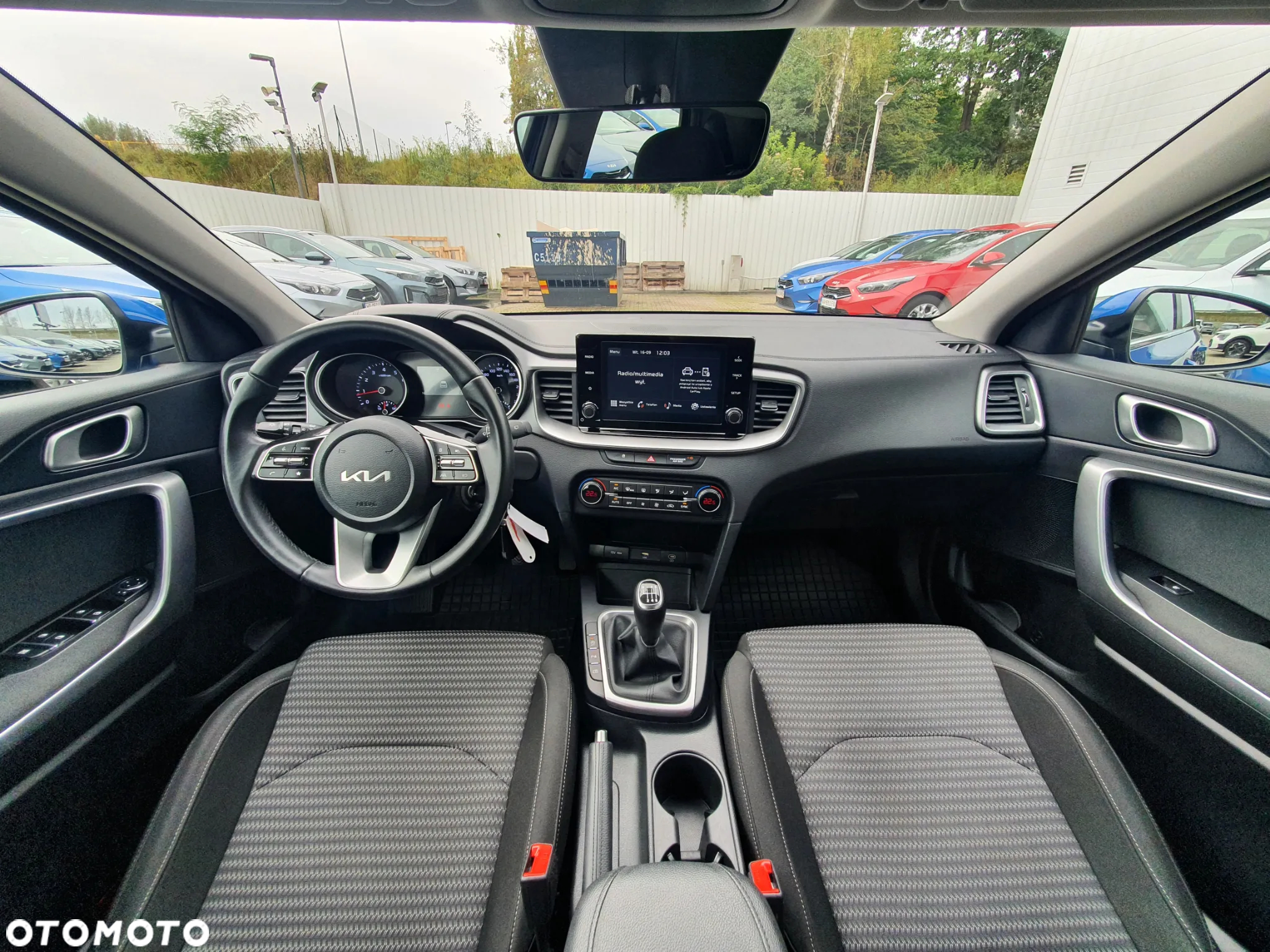Kia Ceed 1.5 T-GDI M - 27