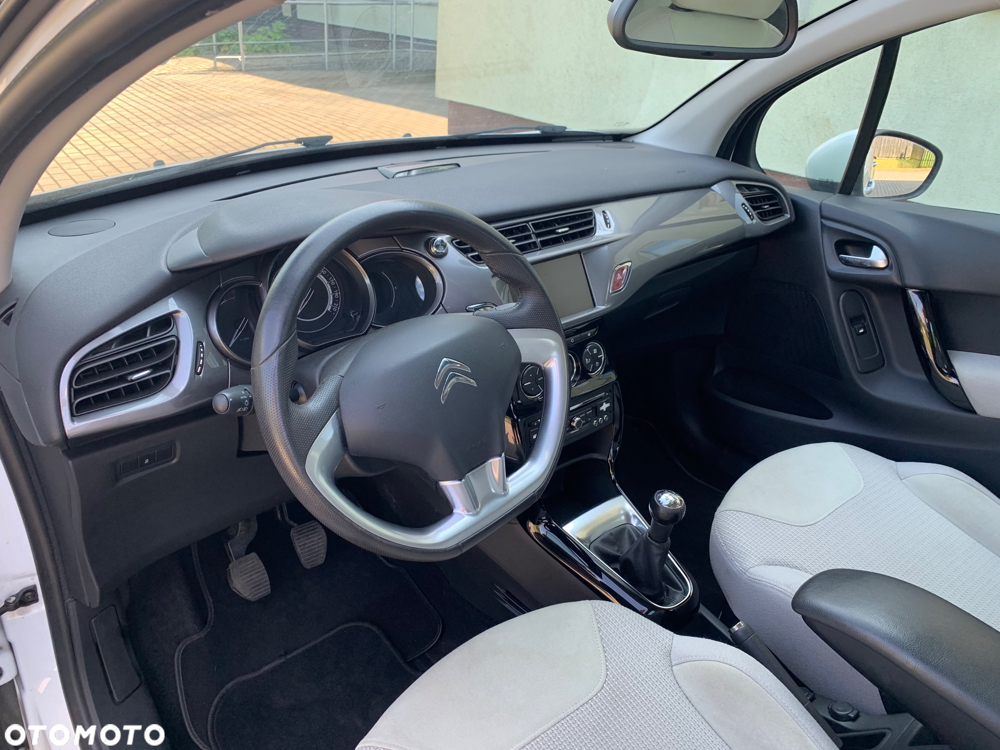 Citroën C3 1.2 PureTech Exclusive - 10