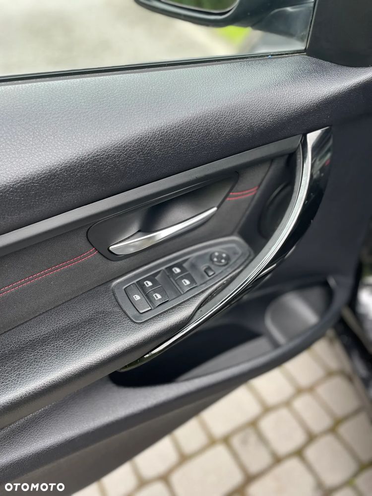BMW Seria 3 318d Sport Line - 37
