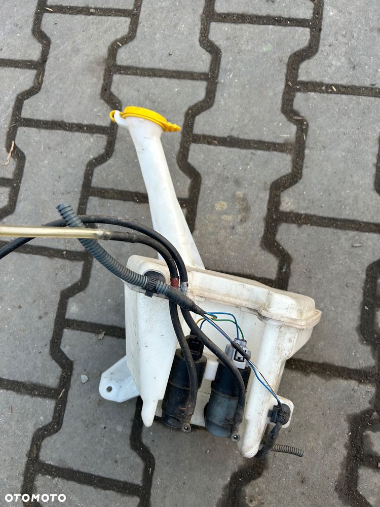 Toyota Yaris III zbiorniczek spryskiwaczy pompki 2011-2020 - 4
