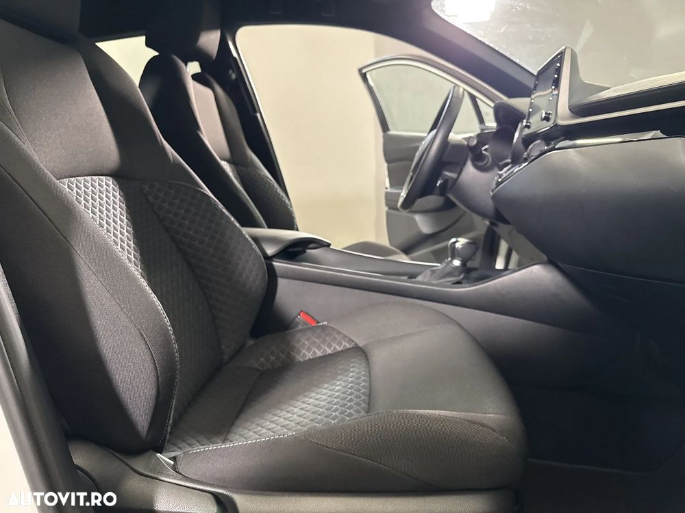 Toyota C-HR - 12