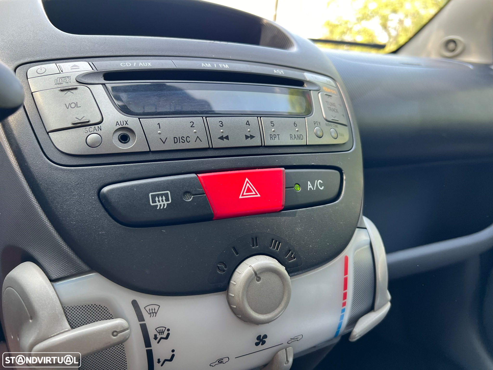 Toyota Aygo 1.0 + AC - 8