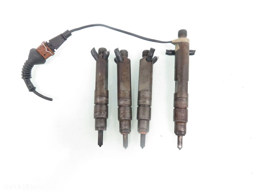 WTRYSKIWACZE SKODA OCTAVIA I 1.9 TDI 028130201J 028130202S - 1