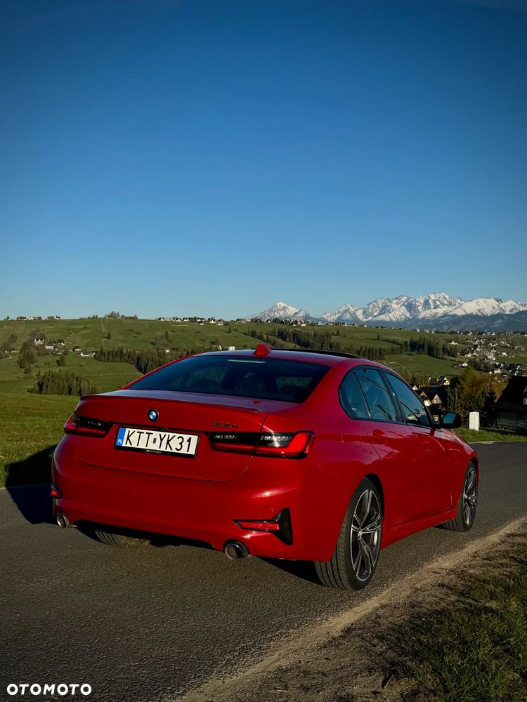 BMW Seria 3 330i M Sport - 11