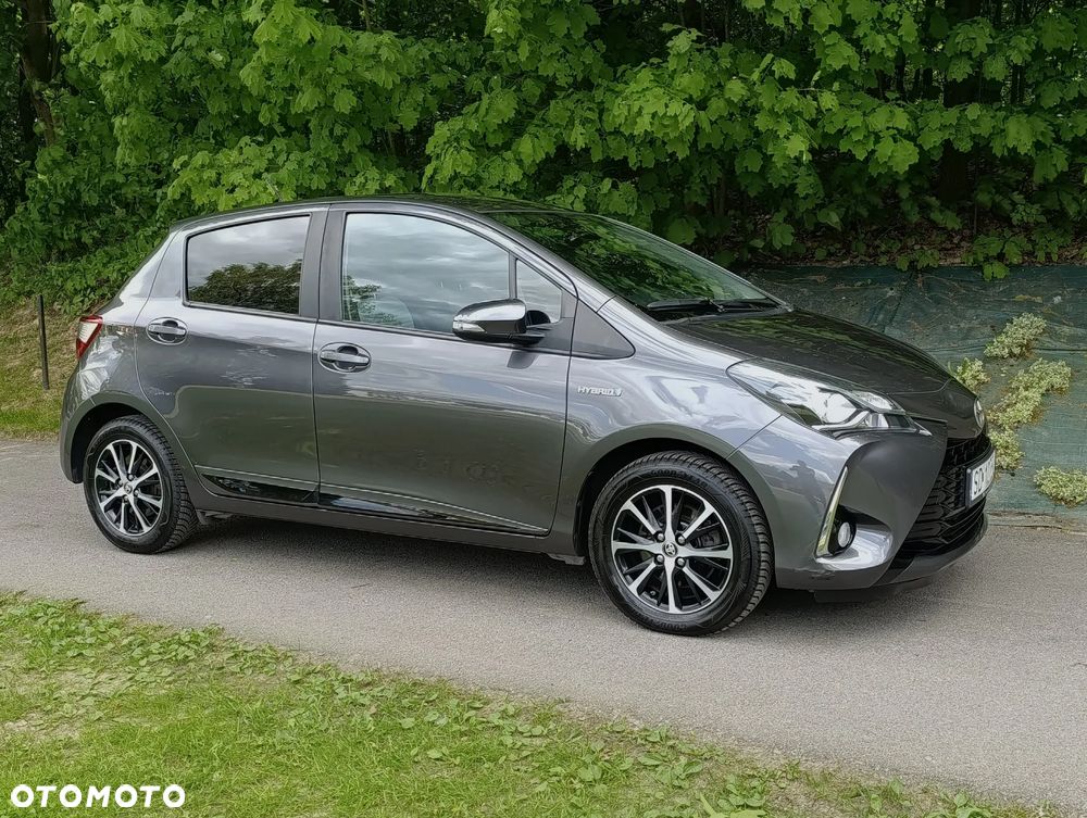 Toyota Yaris Hybrid 100 Premium - 8