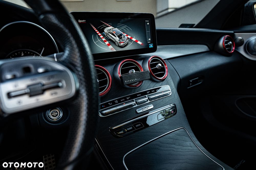 Mercedes-Benz Klasa C 300 d 4Matic 9G-TRONIC AMG Line - 18
