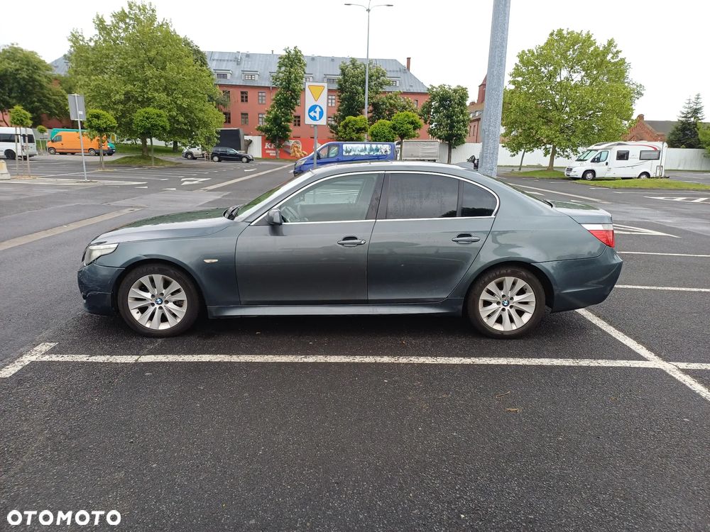BMW Seria 5 520i - 8