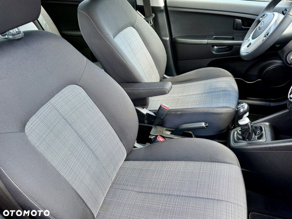 Kia Venga 1.6 CVVT ISG Spirit - 30