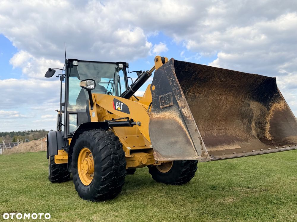 Caterpillar Ładowarka łamana 906M Cat łyżka widły 907 908 5 6 ton SZYBKOZŁĄCZE HYDRAULICZNE dodatkowe linie ZAMIATARKA za dopłatą - 32