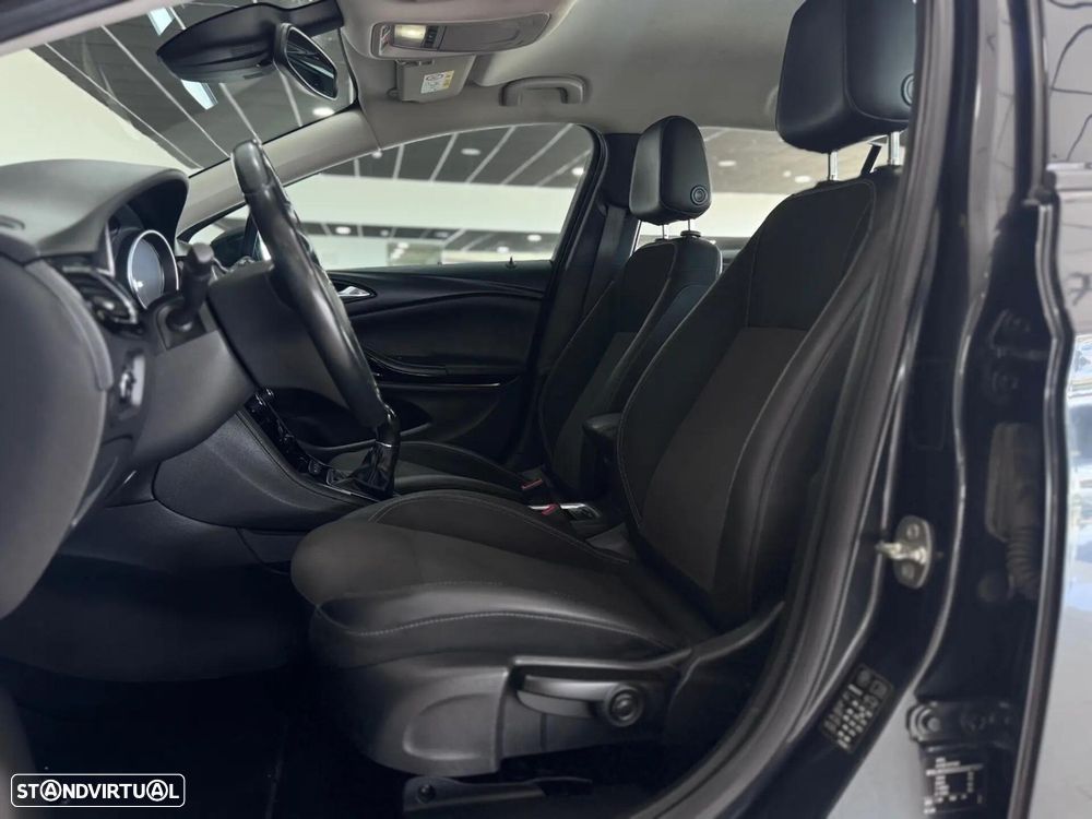 Opel Astra Sports Tourer - 9