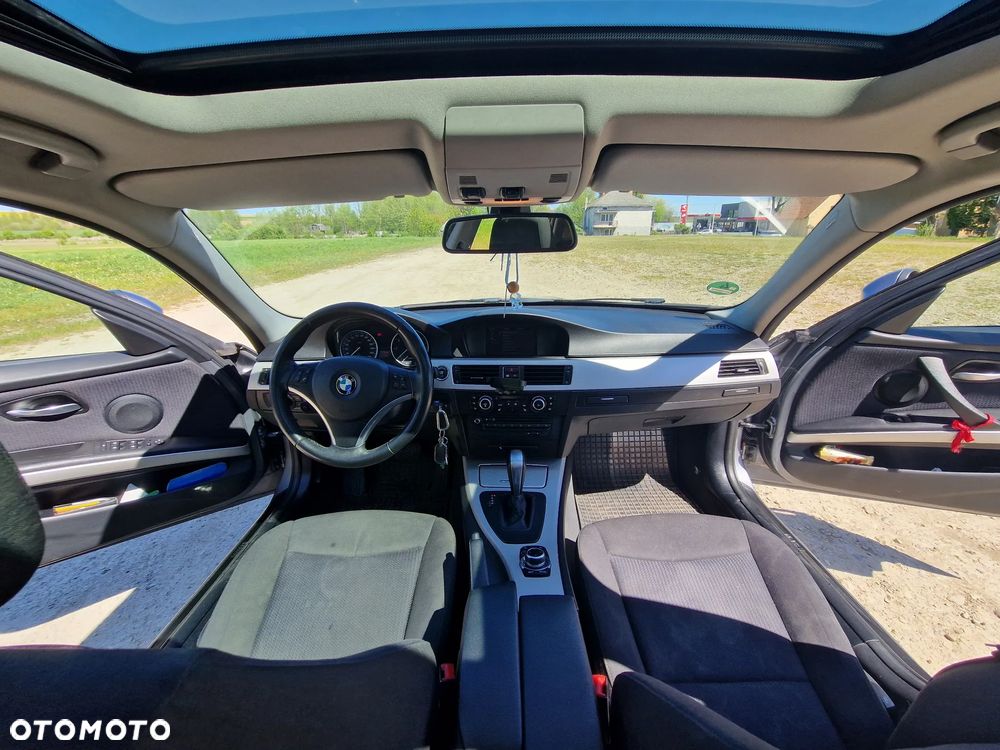 BMW Seria 3 318i - 11