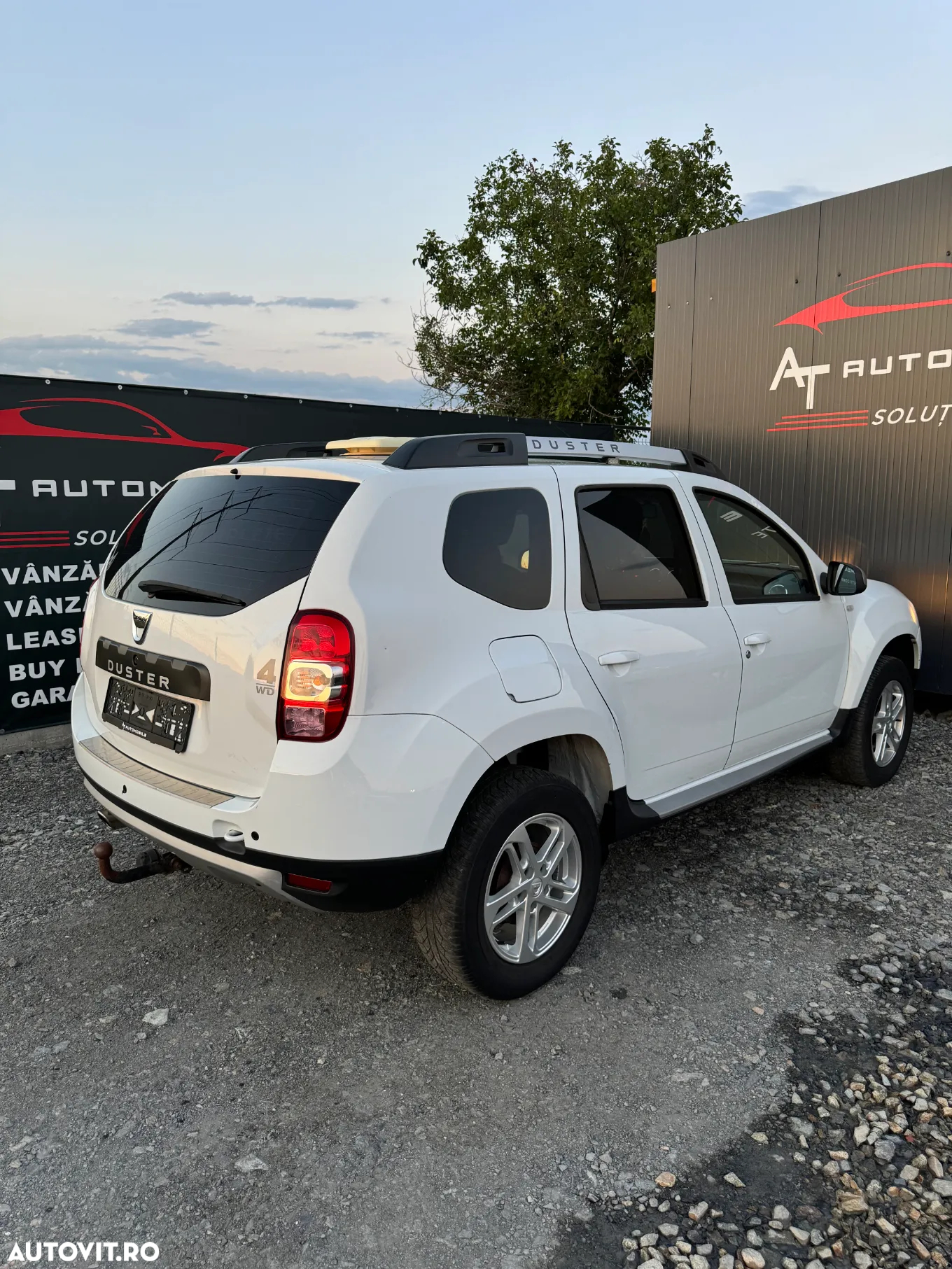 Dacia Duster TCe 125 4x4 Laureate - 4