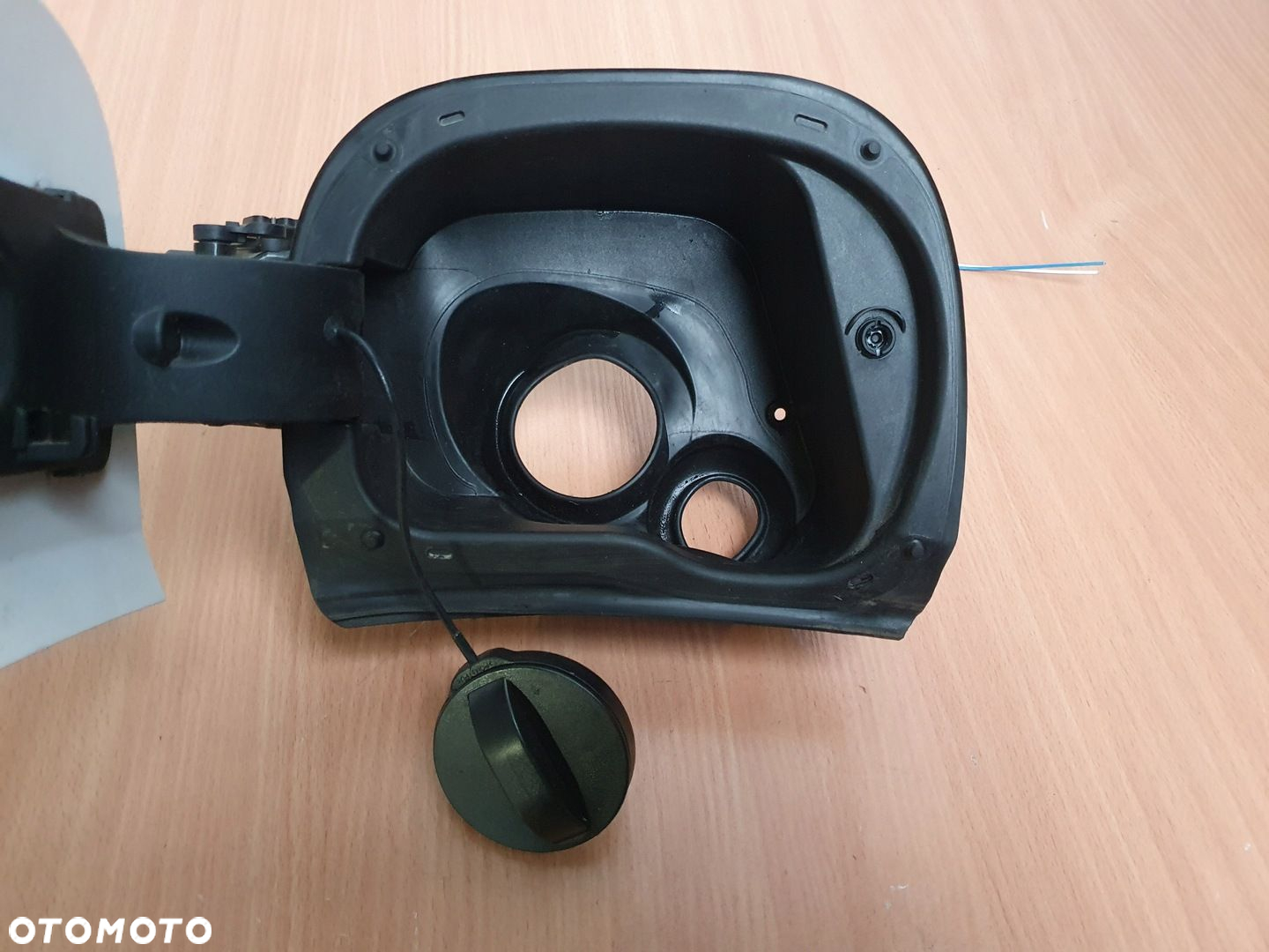 KLAPKA WLEWU PALIWA KOREK SIŁOWNIK CITROEN C3 AIRCROSS 13461780 EWP - 2