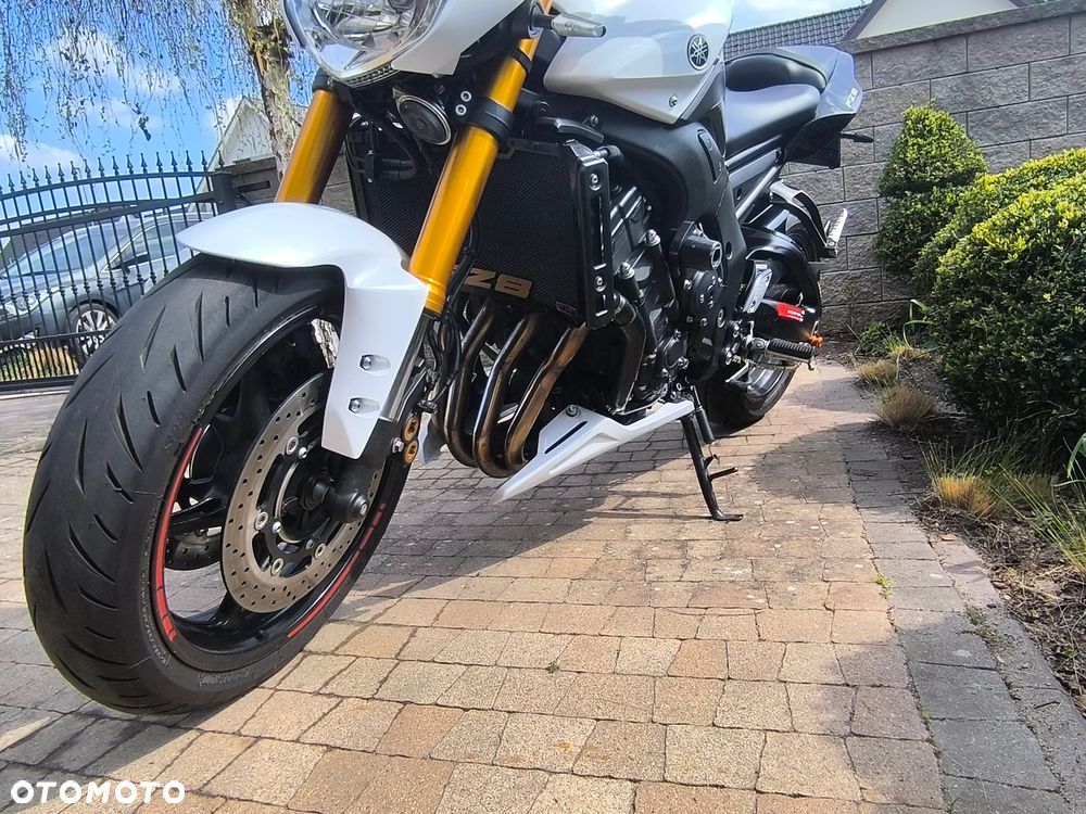Yamaha FZ8 - 10