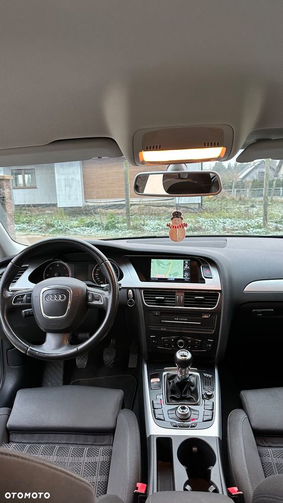 Audi A4 Avant 2.0 TDI DPF Attraction - 9