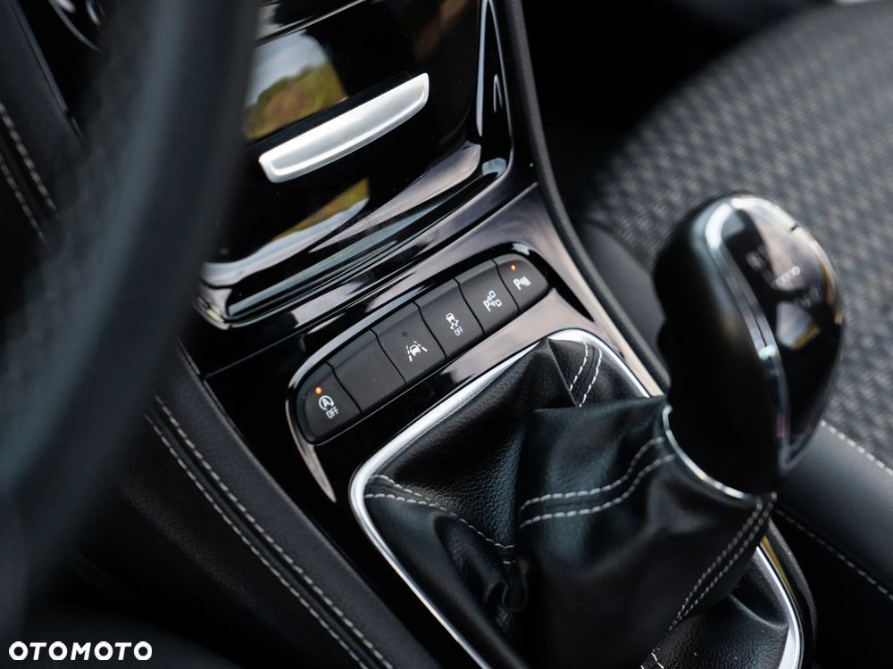 Opel Astra 1.4 Turbo Innovation - 40