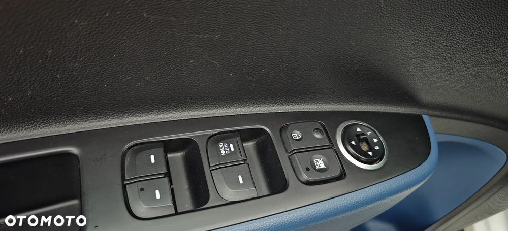 Hyundai i10 1.0 BlueDrive Comfort - 22