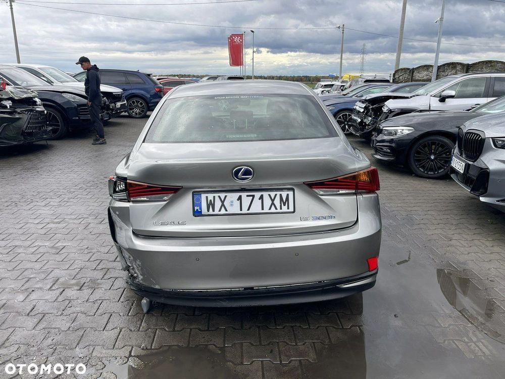 Lexus IS 300h F Sport Edition - 5