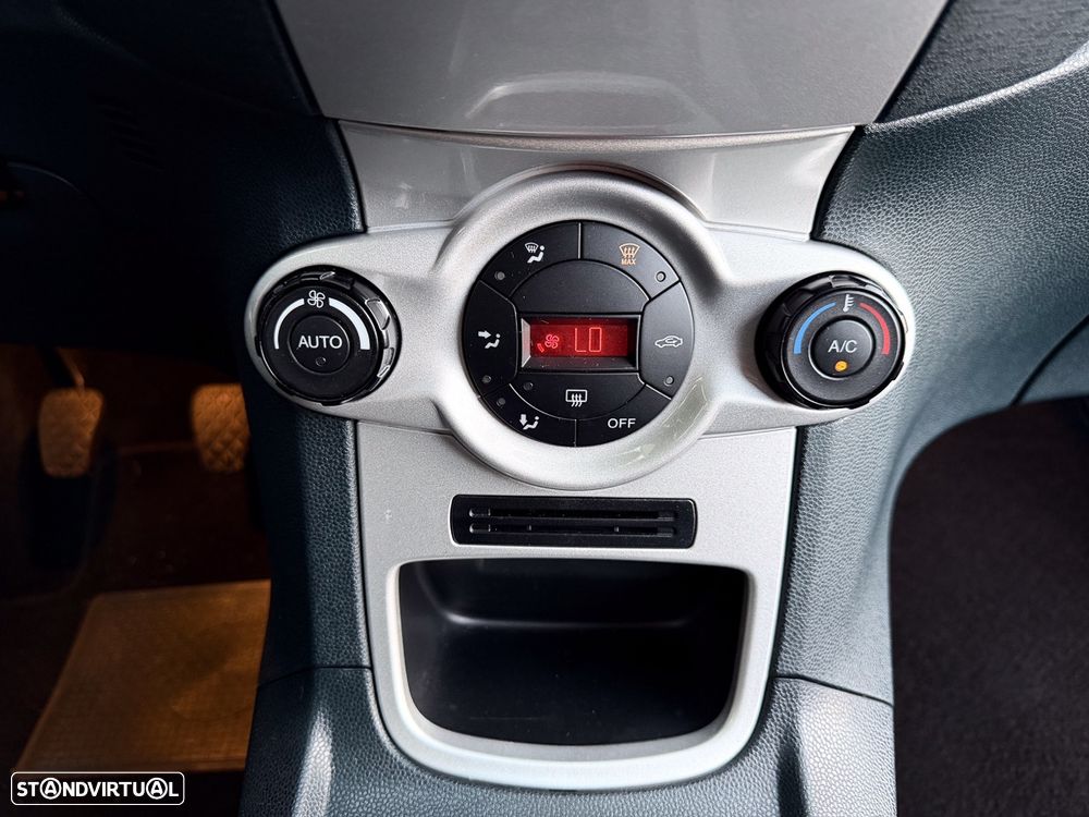 Ford Fiesta 1.4 TDCi Titanium - 25