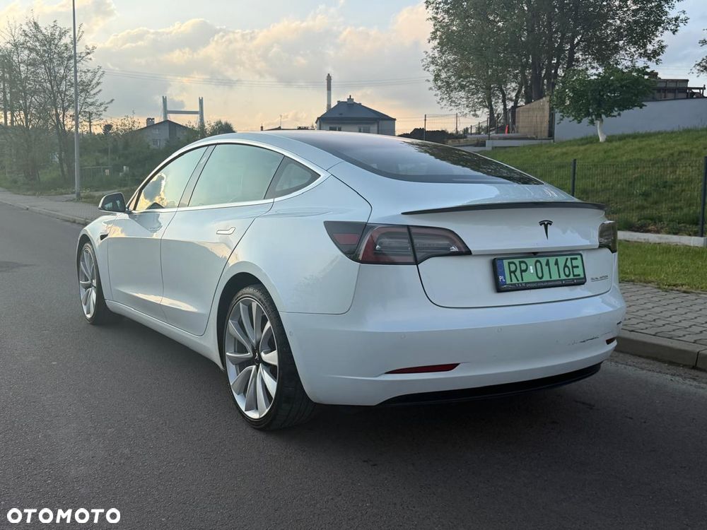 Tesla Model 3 - 14