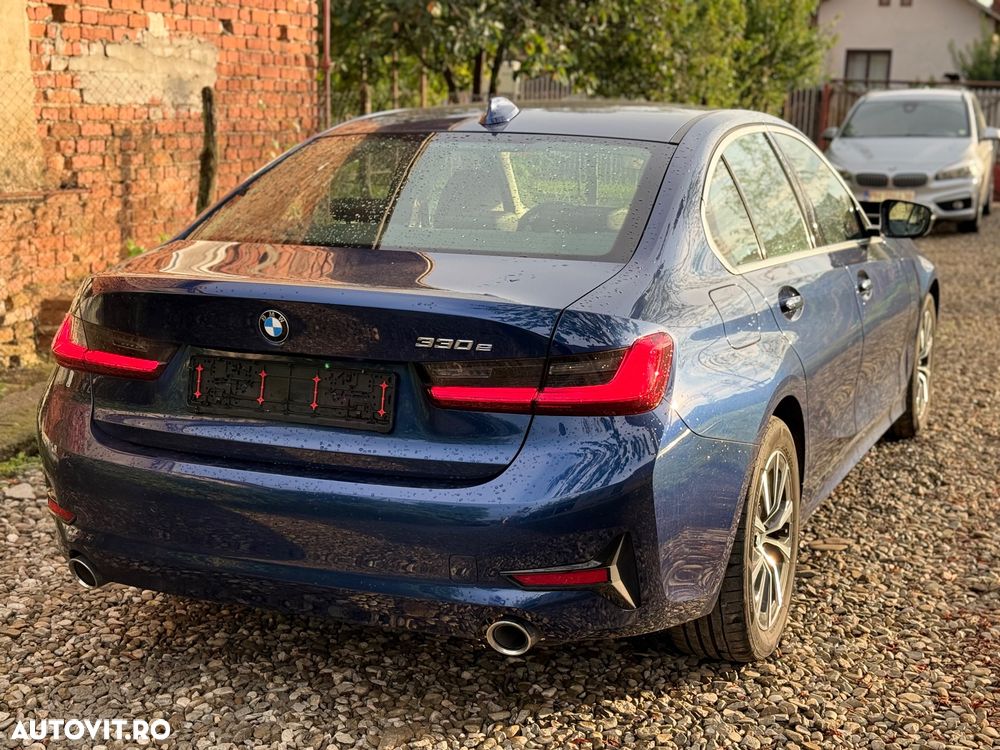 BMW Seria 3 330e Aut. Luxury Line - 6