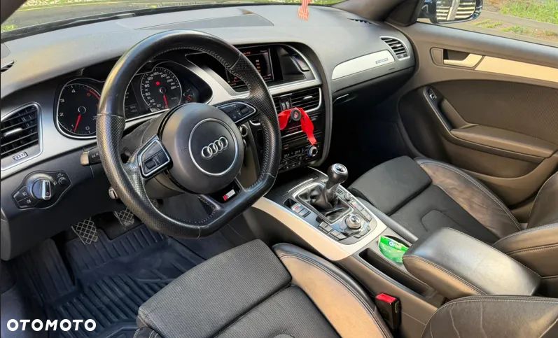 Audi A4 Avant 2.0 TDI DPF quattro S line Sportpaket - 12