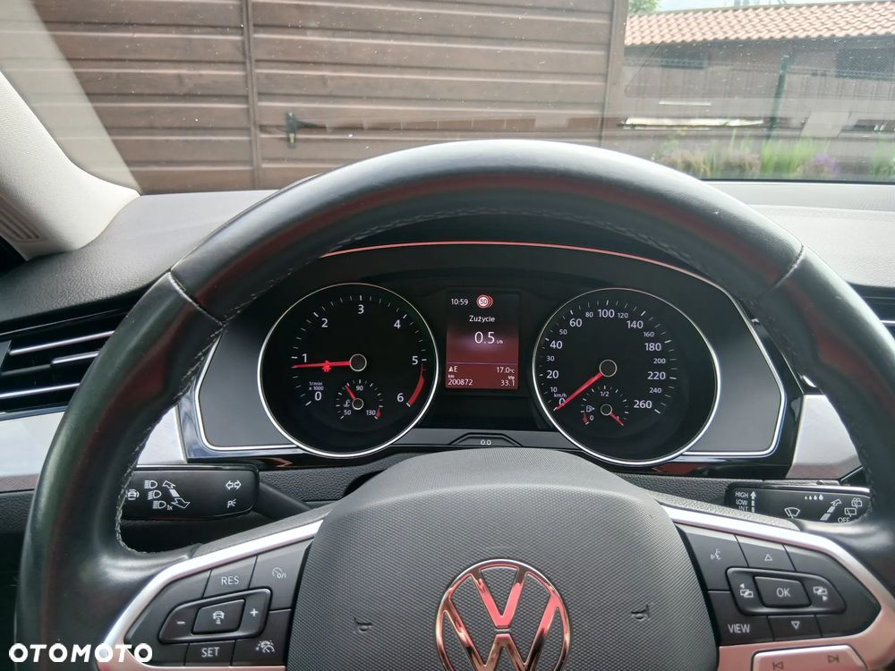 Volkswagen Passat 2.0 TDI SCR Business - 34