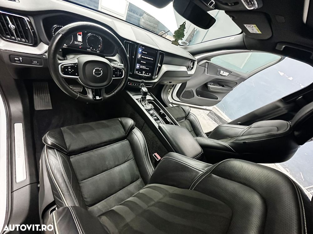 Volvo XC 60 D5 AWD Geartronic RDesign - 17