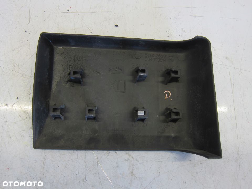 LISTWA BOCZNA PRAWA IVECO DAILY 12-14R - 2