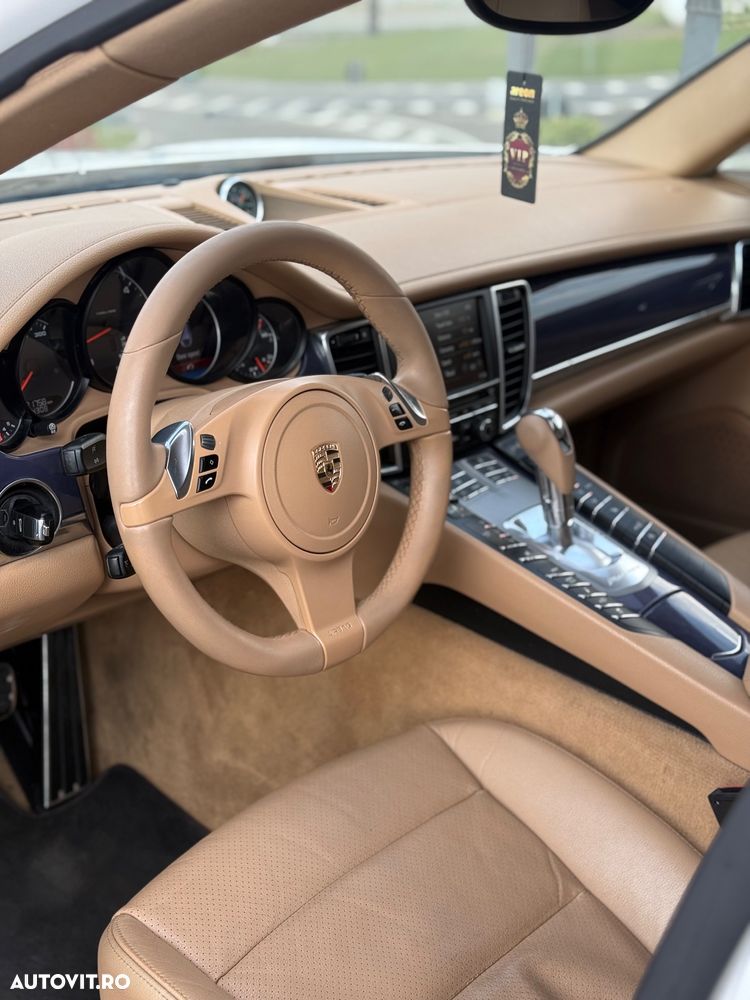 Porsche Panamera - 5