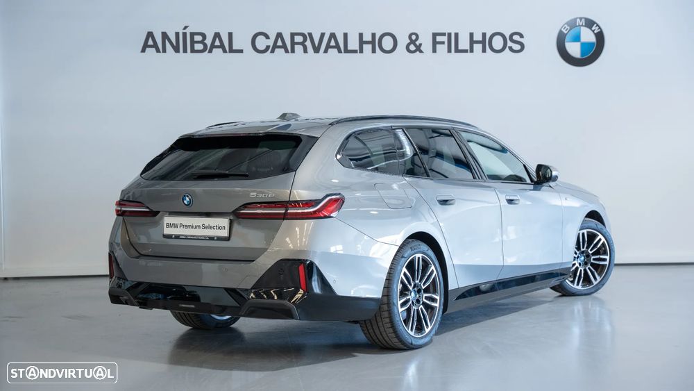 BMW 530 e Pack Desportivo M - 3