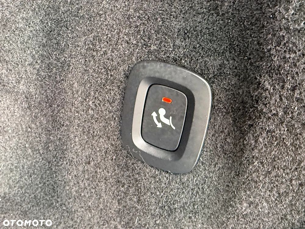 Volvo XC 60 D4 AWD Geartronic RDesign - 23