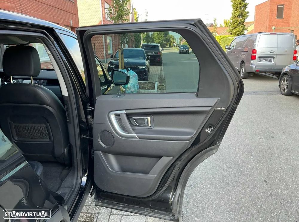 Land Rover Discovery Sport 2.0 TD4 SE Auto - 26