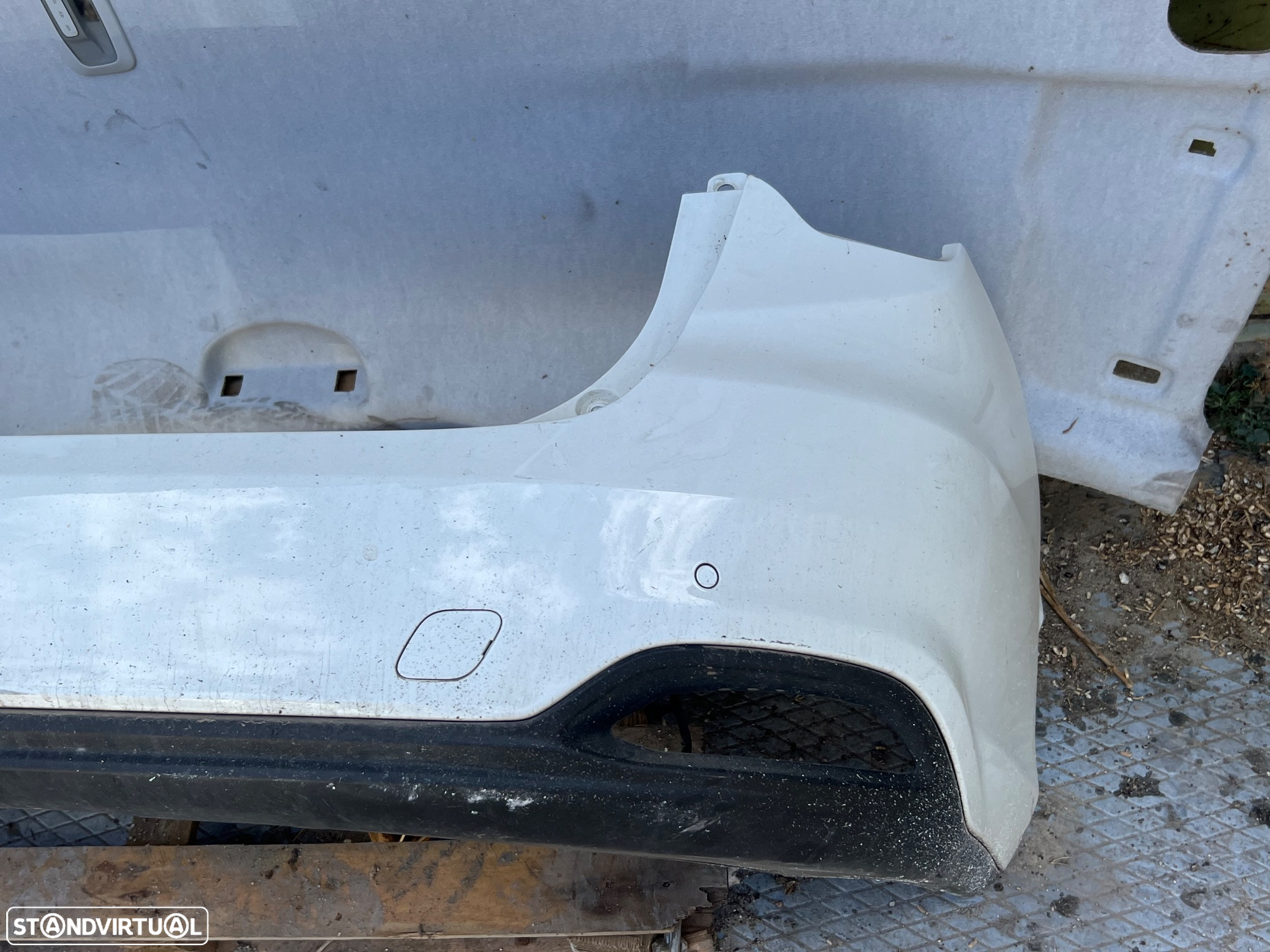 Para choques Fiat Tipo Carrinha trás Branco com sensores ótimo estado - 2