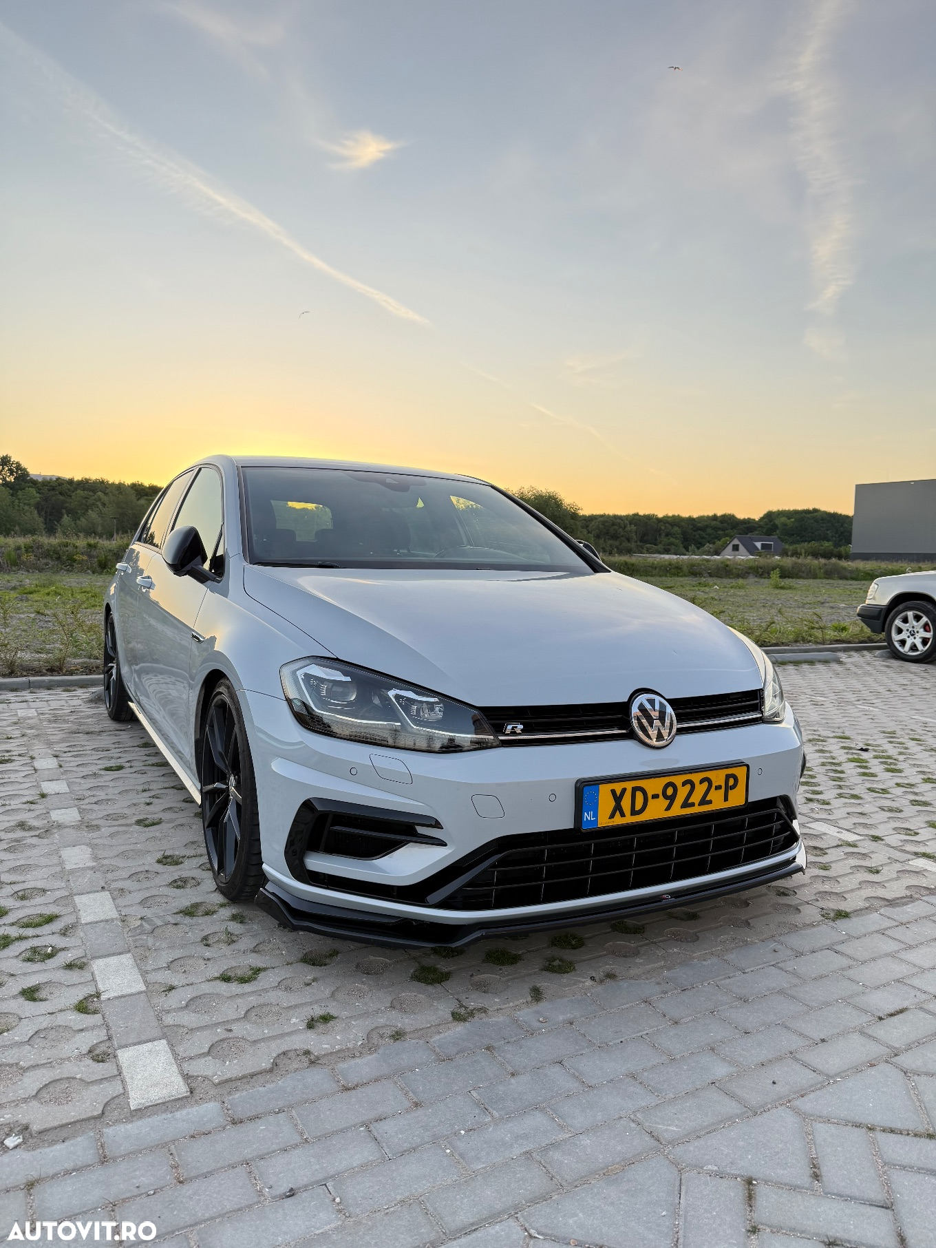 Volkswagen Golf 2.0 TSI DSG R - 2
