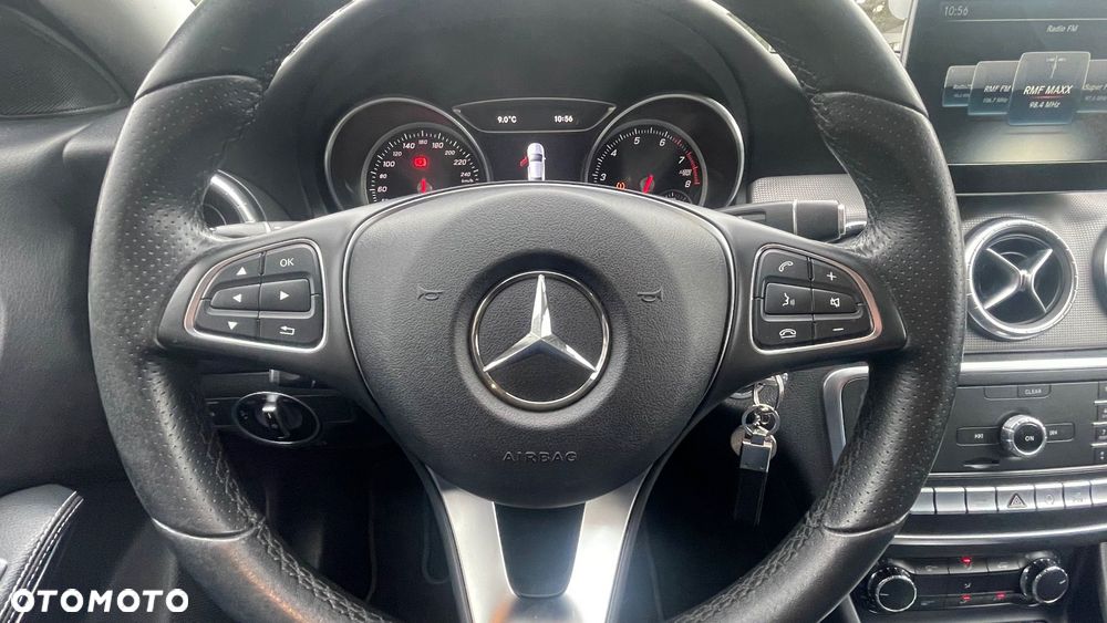 Mercedes-Benz CLA 180 7G-DCT AMG Line - 15