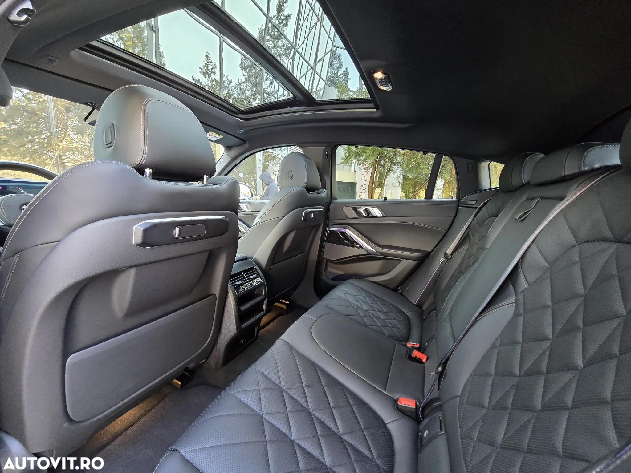 BMW X6 M M60i xDrive AT MHEV - 11