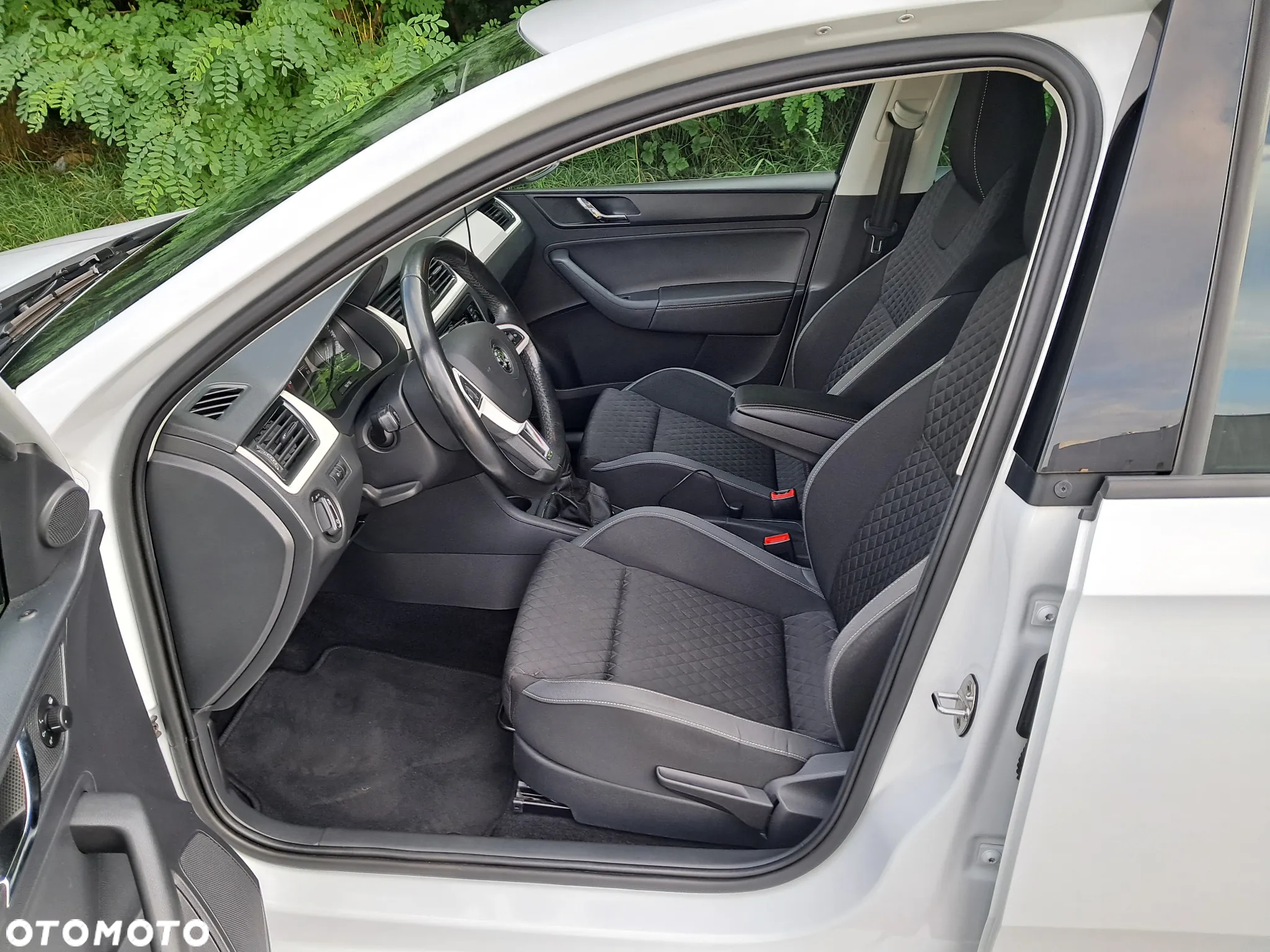 Skoda RAPID Spb 1.2 TSI Ambition - 10