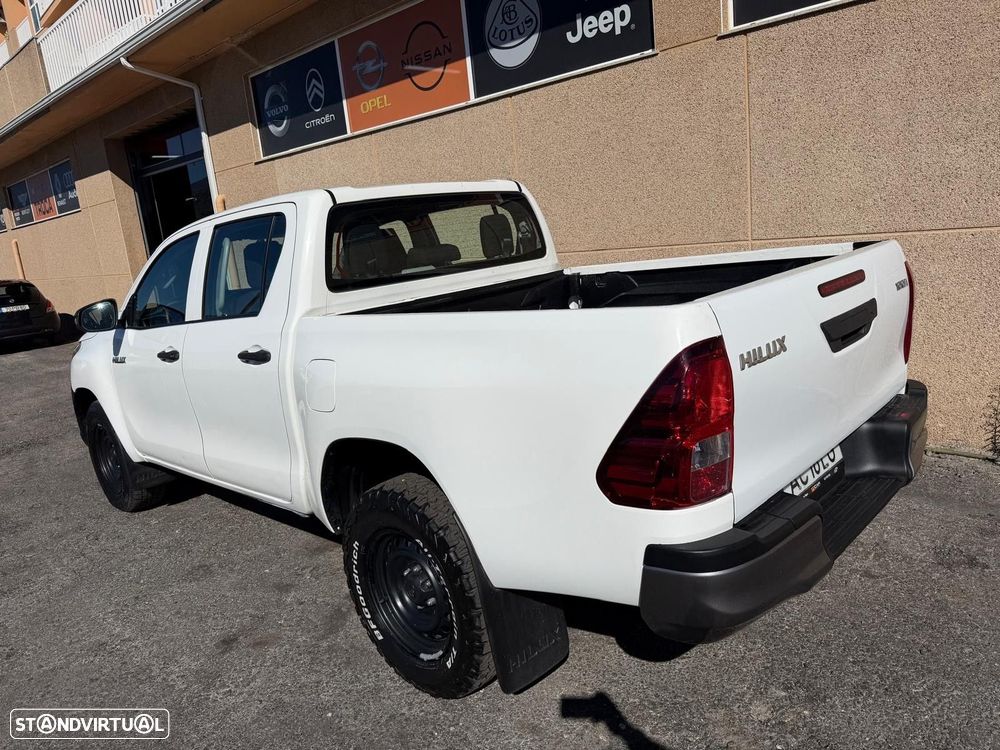Toyota Hilux 2.4 D-4D 4WD CD Premium Edition - 10