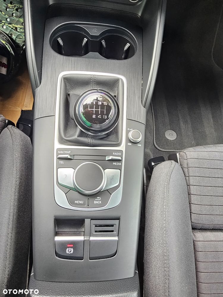 Audi A3 Sportback 2.0 TDI Ambiente - 32