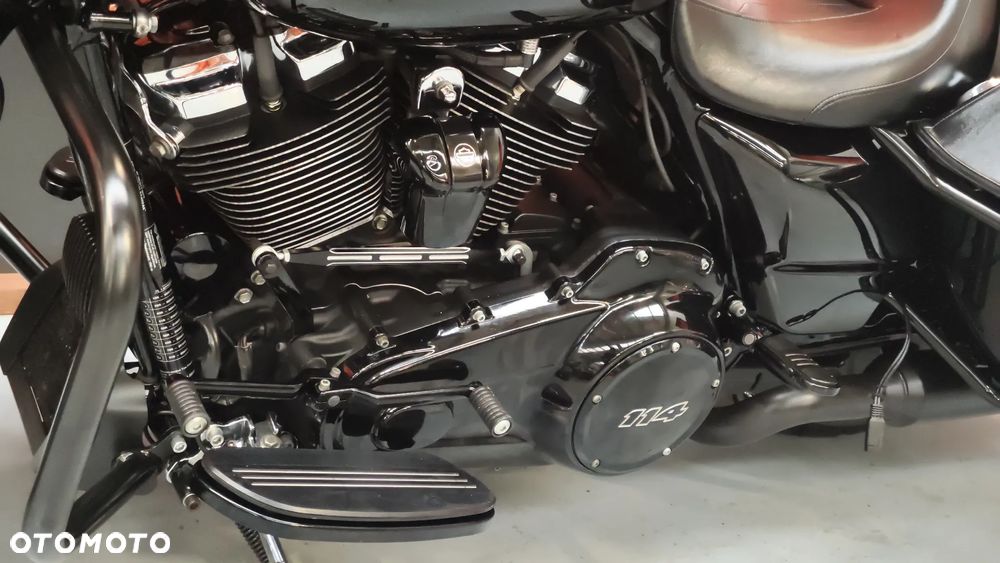 Harley-Davidson Touring Road King - 21