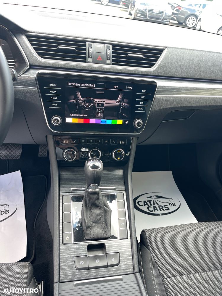 Skoda Superb 2.0 TDI DSG Premium Edition - 35