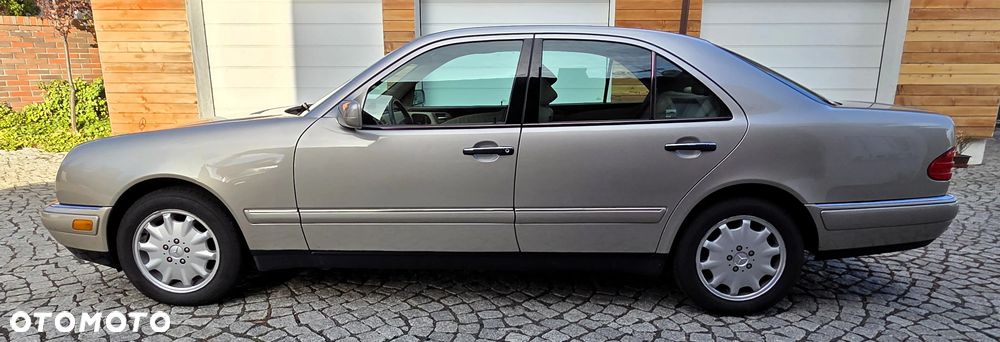 Mercedes-Benz Klasa E - 37