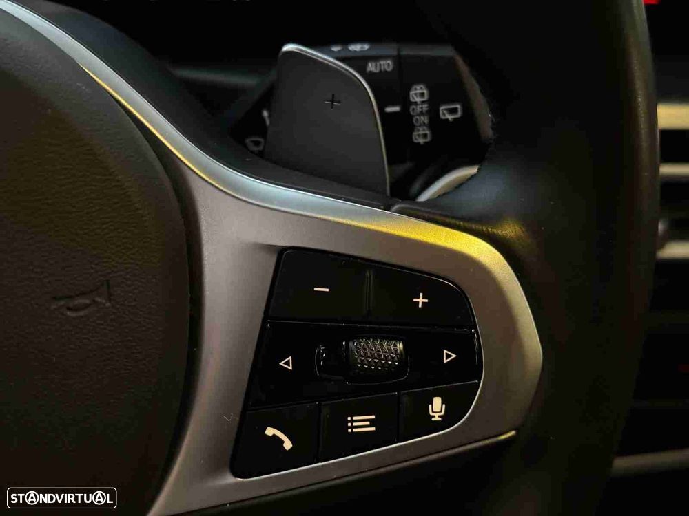 BMW 320 d Touring Pack Desportivo M Auto - 19