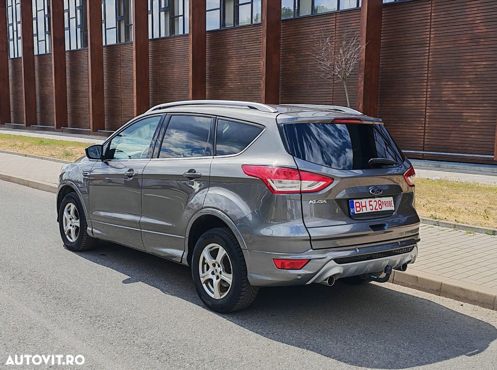 Ford Kuga 2.0 TDCi Powershift 4WD Titanium - 4