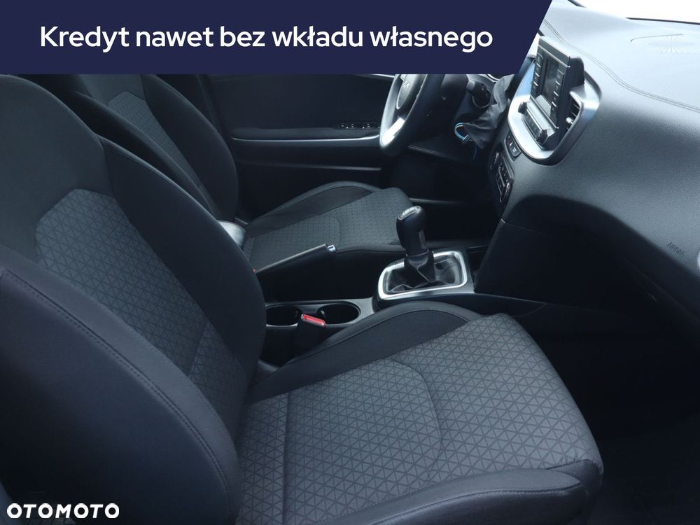 Kia Ceed - 11