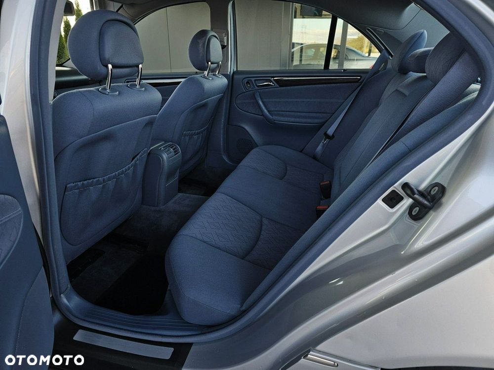 Mercedes-Benz Klasa C 180 Kompressor Elegance - 22