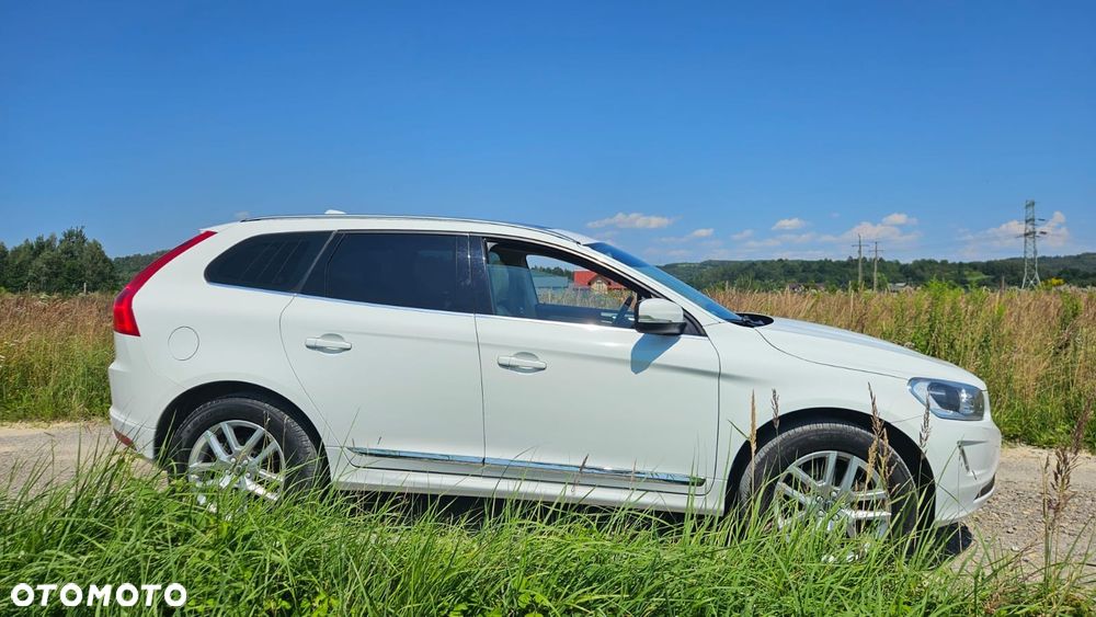 Volvo XC 60 D3 Drive-E R-Design Momentum - 4