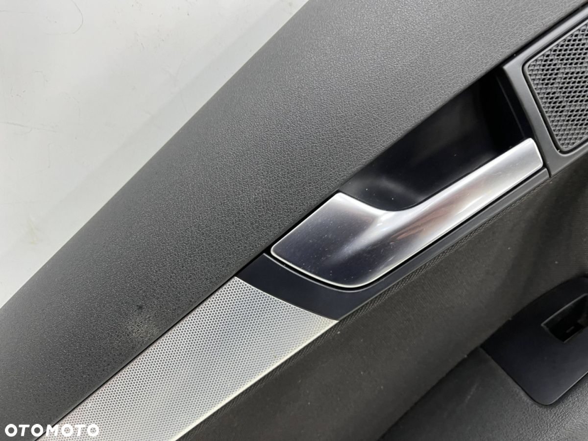 Tapicerka Audi A3 8p Sportback 5D 03-13r. boczek drzwi lewych tylnych pasażera lewy tył 093044586 - 4